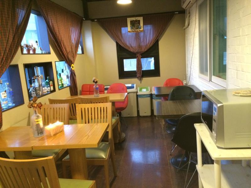 Comeinn Guesthouse Hongdae - Female Only سيول المظهر الخارجي الصورة