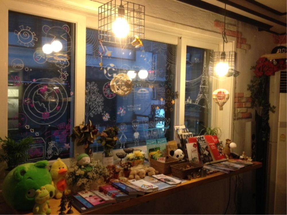 Comeinn Guesthouse Hongdae - Female Only سيول المظهر الخارجي الصورة