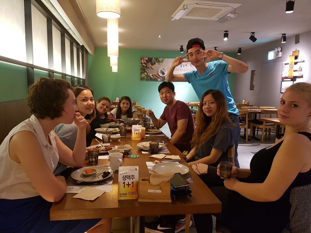 Comeinn Guesthouse Hongdae - Female Only سيول المظهر الخارجي الصورة