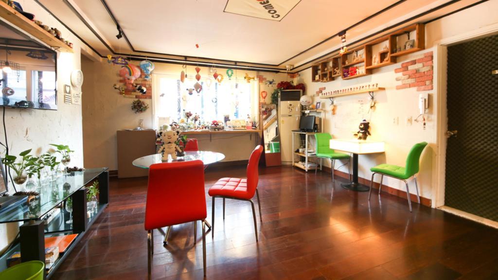 Comeinn Guesthouse Hongdae - Female Only سيول المظهر الخارجي الصورة