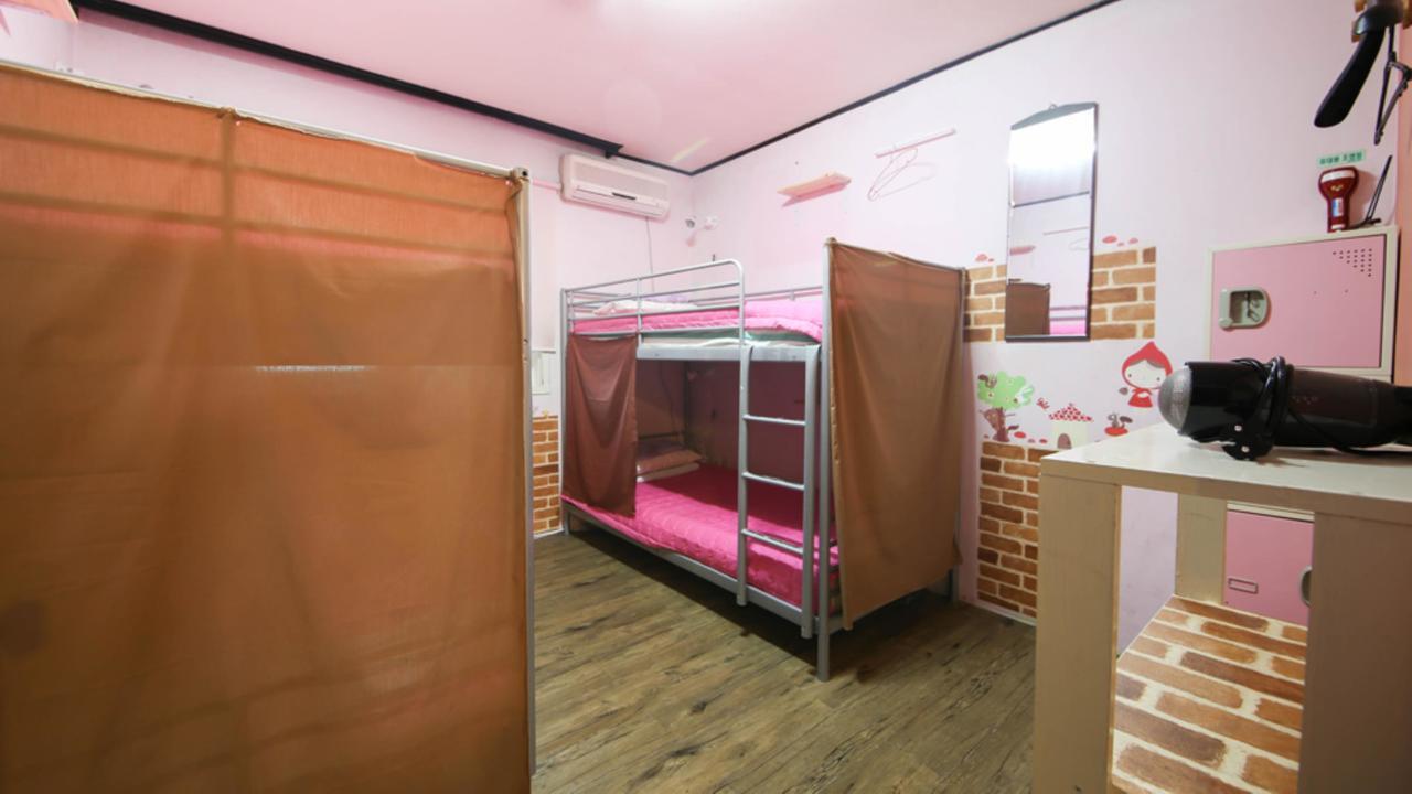 Comeinn Guesthouse Hongdae - Female Only سيول المظهر الخارجي الصورة