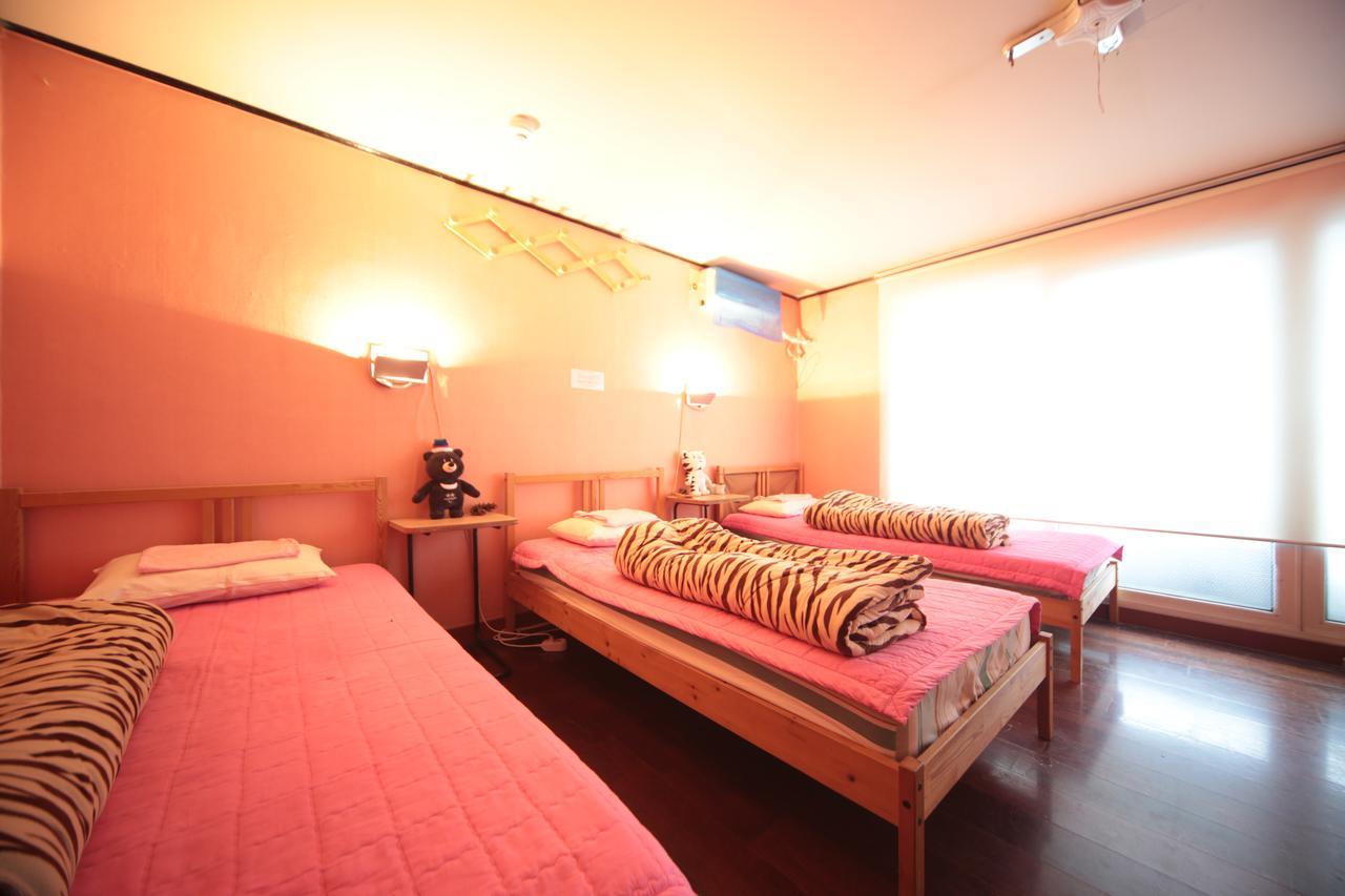 Comeinn Guesthouse Hongdae - Female Only سيول المظهر الخارجي الصورة