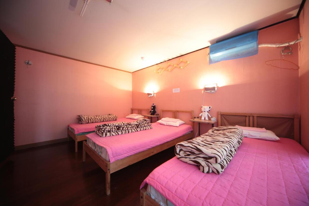 Comeinn Guesthouse Hongdae - Female Only سيول المظهر الخارجي الصورة