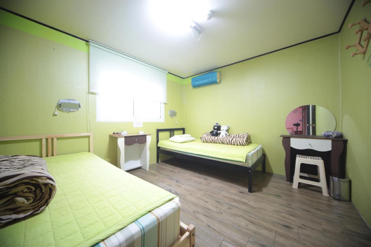 Comeinn Guesthouse Hongdae - Female Only سيول المظهر الخارجي الصورة