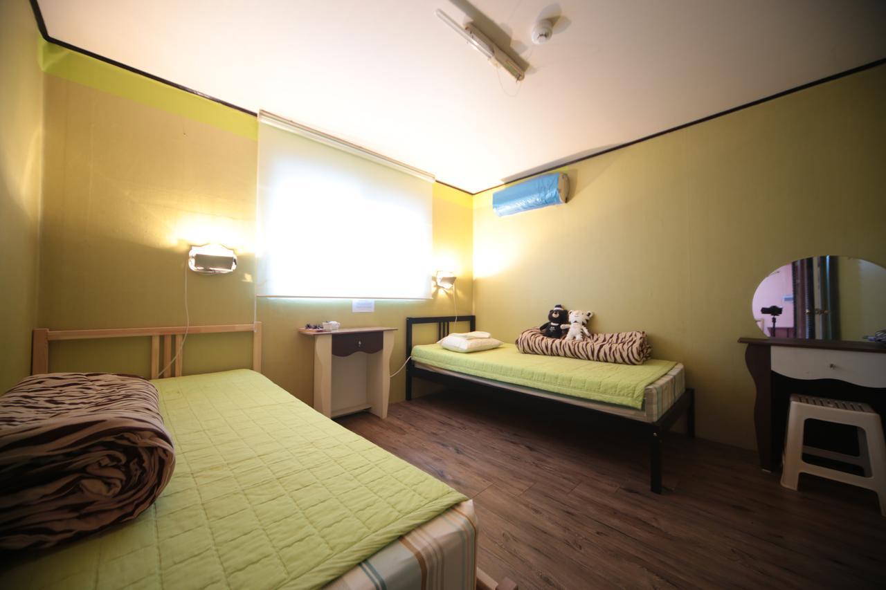 Comeinn Guesthouse Hongdae - Female Only سيول المظهر الخارجي الصورة